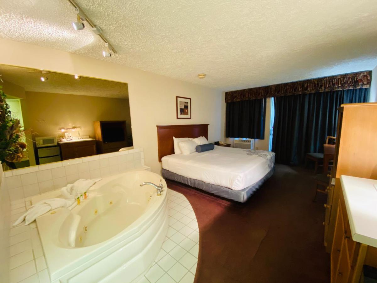 شيبوغن Fleetwood Inn Suites المظهر الخارجي الصورة