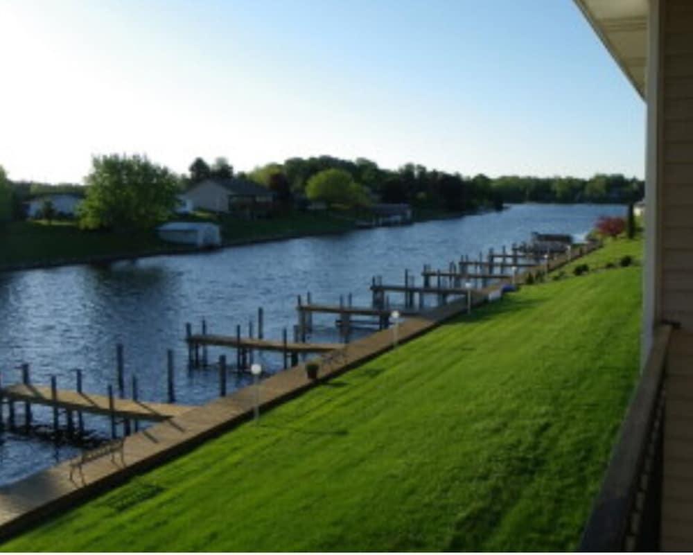 شيبوغن Fleetwood Inn Suites المظهر الخارجي الصورة
