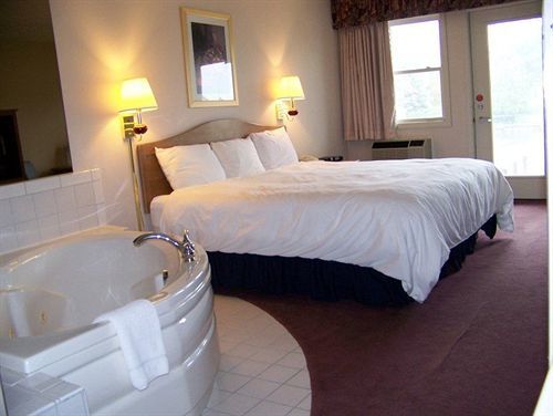 شيبوغن Fleetwood Inn Suites المظهر الخارجي الصورة